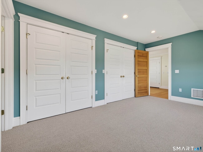 Building Photo - 4 Point Rd