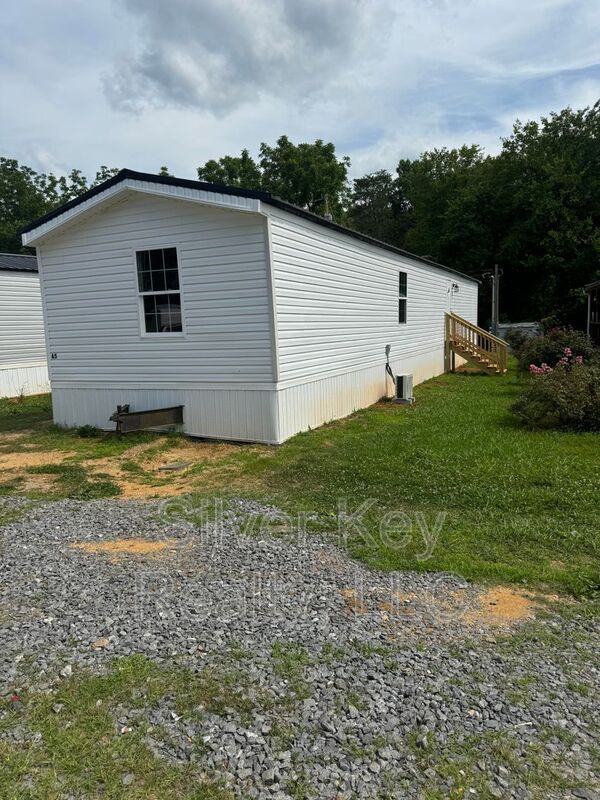 Building Photo - 1004 S Jackson St