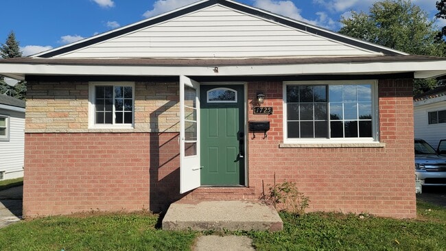 Building Photo - 1725 Smith St