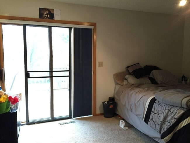 Building Photo - 5 bedroom house on the Westside - close to UIHC