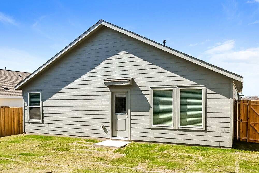 Building Photo - 2213 La Vis Ln