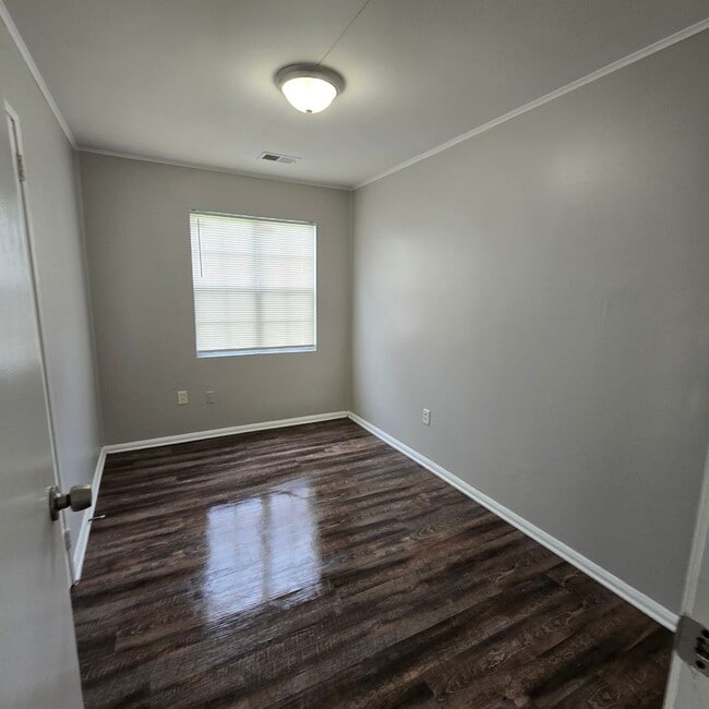 Building Photo - 1222 Canfield Ave