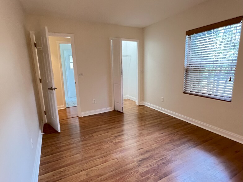Building Photo - 345 Silver Pine Dr