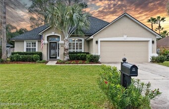 Building Photo - 12082 Brandon Lake Dr