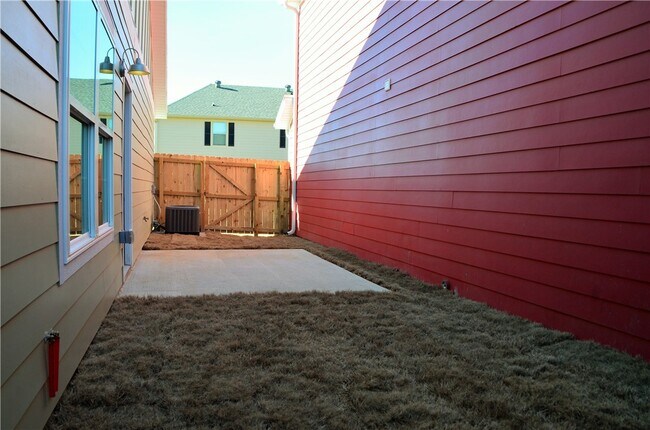 Building Photo - 3912 SW Peachwood Dr