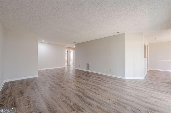 Building Photo - 6034 Coventry Cir