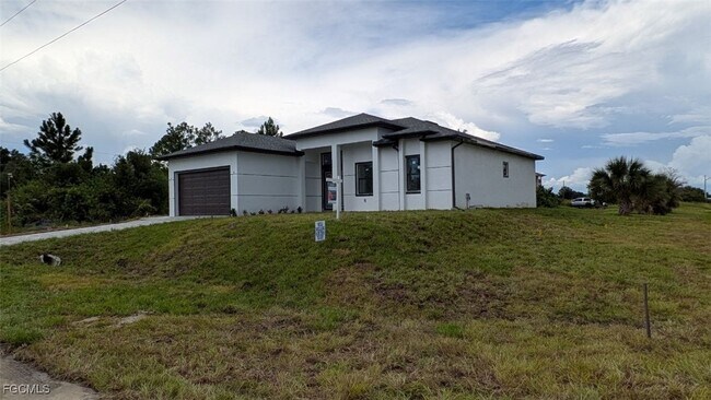 Primary Photo - 3302 E 18th St