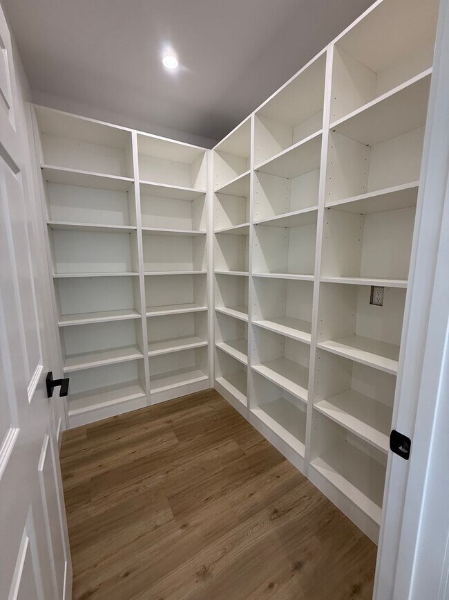 Building Photo - All solar new construction 3/3 house