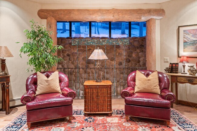 Building Photo - 395 Silverlode Dr