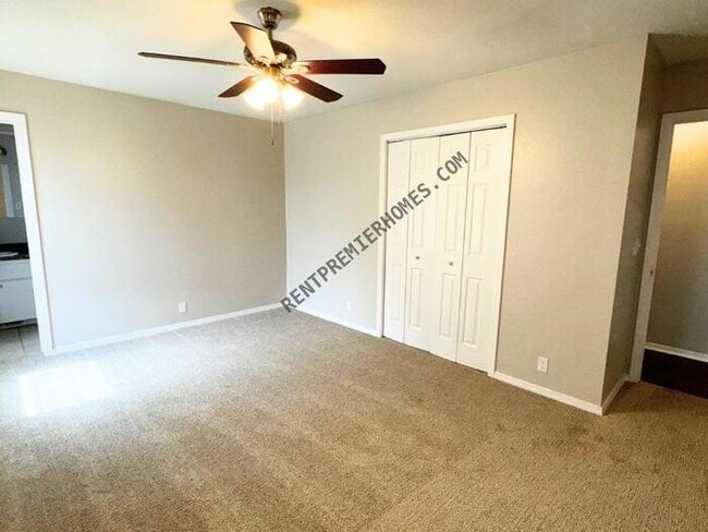 Building Photo - 1404 S Gemini Rd