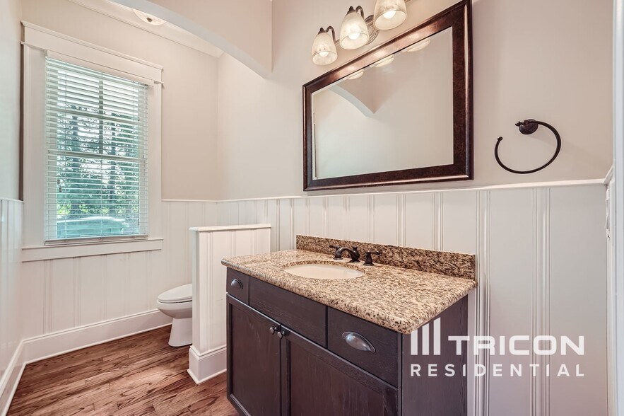 Building Photo - 5024 Groover Dr