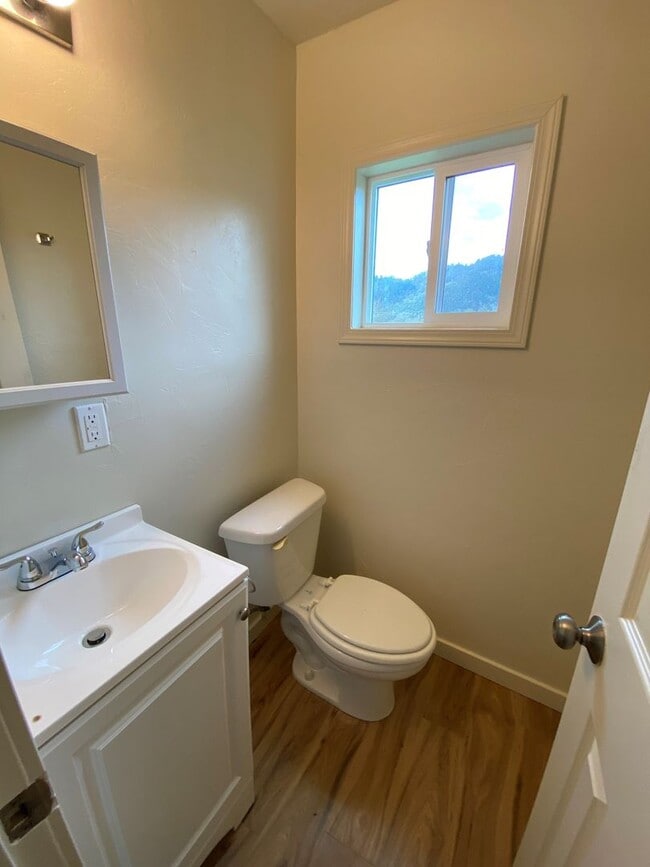 Building Photo - Great Remodeled 3 Bedroom House!