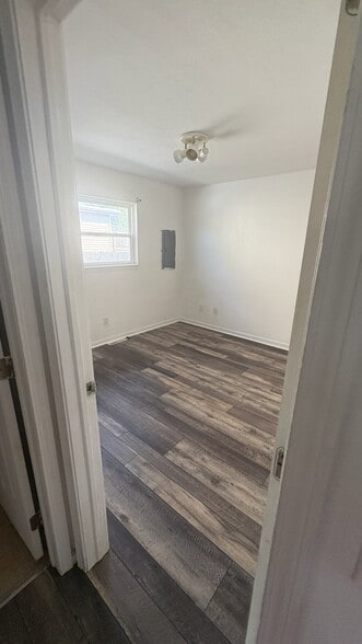 bedroom 2/2 - 1012 Woodward Ave