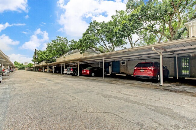 Building Photo - 2600 Bellefontaine St