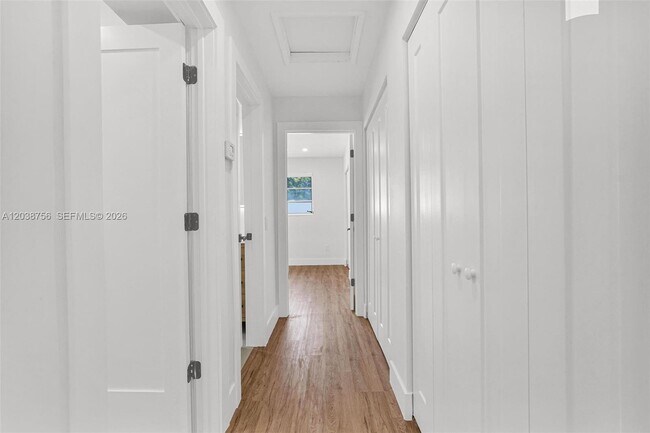 Building Photo - 8201 SW 42nd St