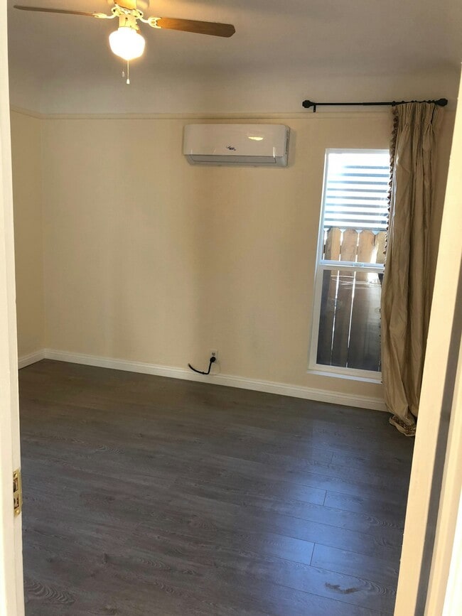 Building Photo - 516-516 N Olive Ave