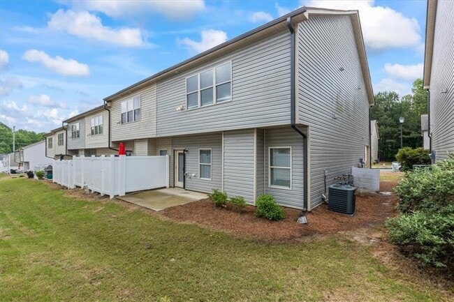 Building Photo - 360 Turtle Creek Dr