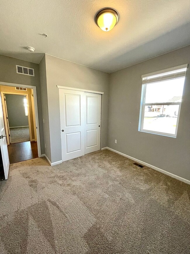Building Photo - Incredible 3 bed/2 bath home in Fort Collins!