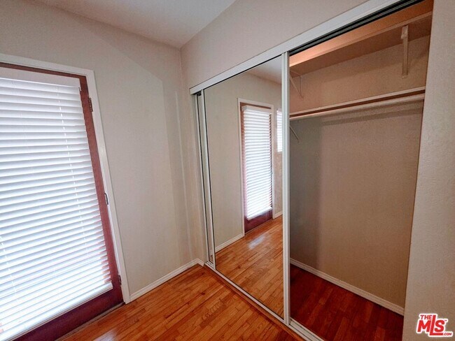 Building Photo - 632 Santa Clara Ave