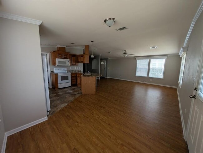 Building Photo - 9101 Fairway Loop