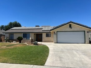 Building Photo - Rosedale House - Move In Ready