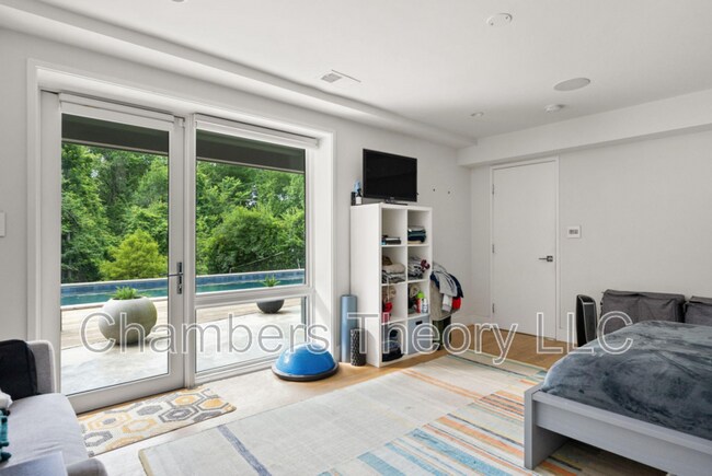 Building Photo - 3820 Argyle Terrace NW