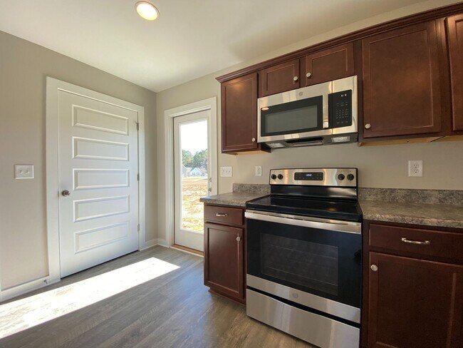 Building Photo - Beautiful home for Rent in Talladega, AL!!...