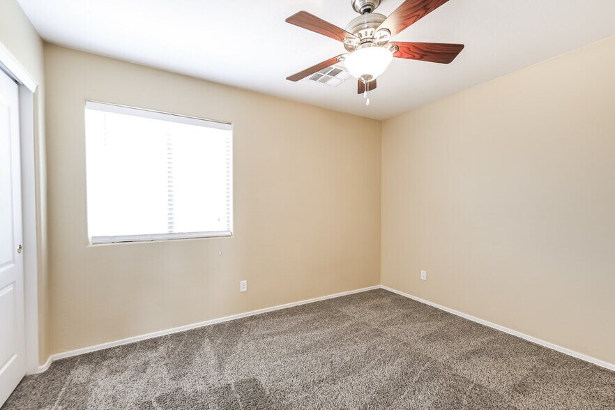 Building Photo - 27717 N 64th Dr
