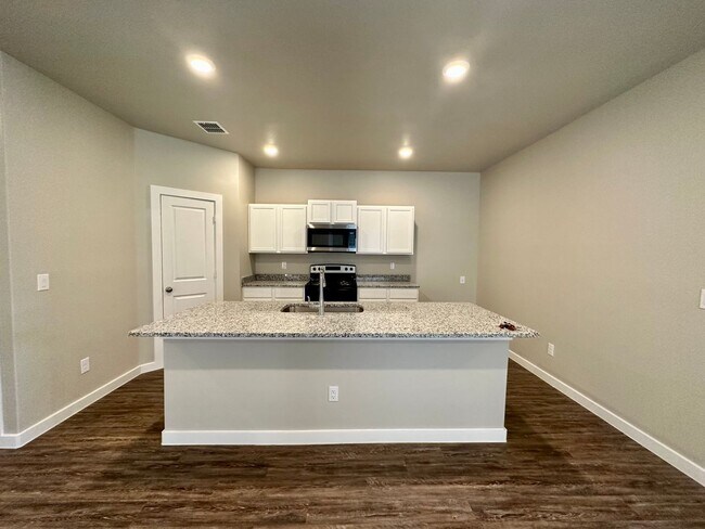 Building Photo - Indulge in Luxury: Upscale 3-Bedroom Duplex for Rent in Coveted Harvest Neighborhood