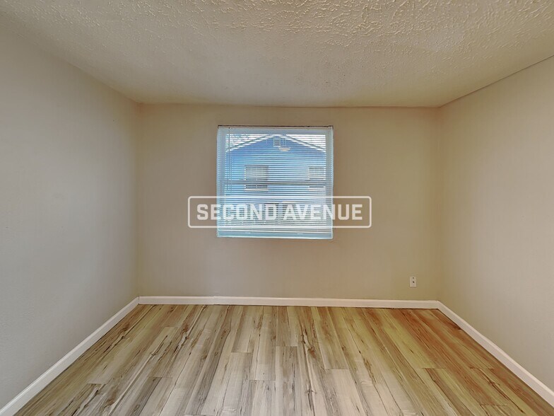 Building Photo - 1656 W 30th St