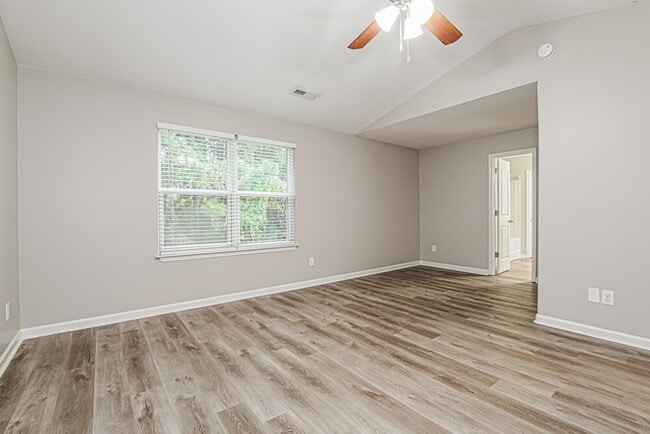 Building Photo - 442 Randolph Dr