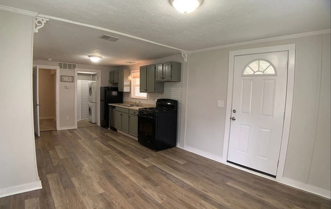 Building Photo - 3023 Kingston Ave