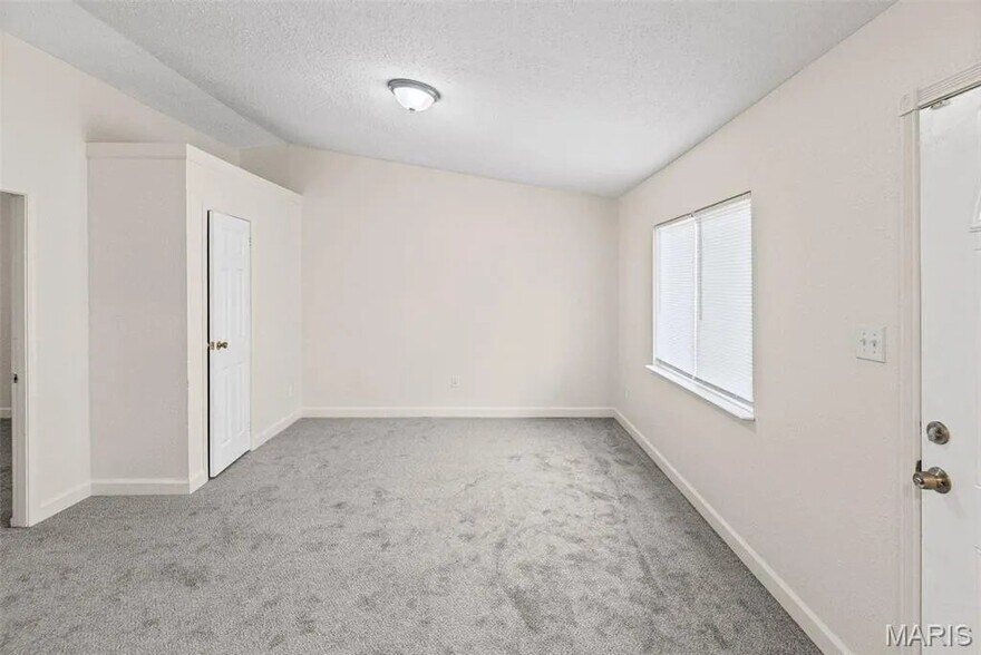 Building Photo - 502 St Thomas Ln