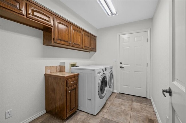 Building Photo - 9 W Augusta Ct