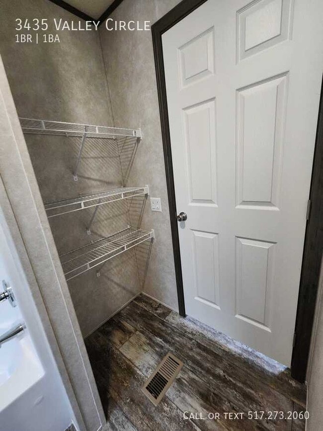 Building Photo - 3435 Valley Cir