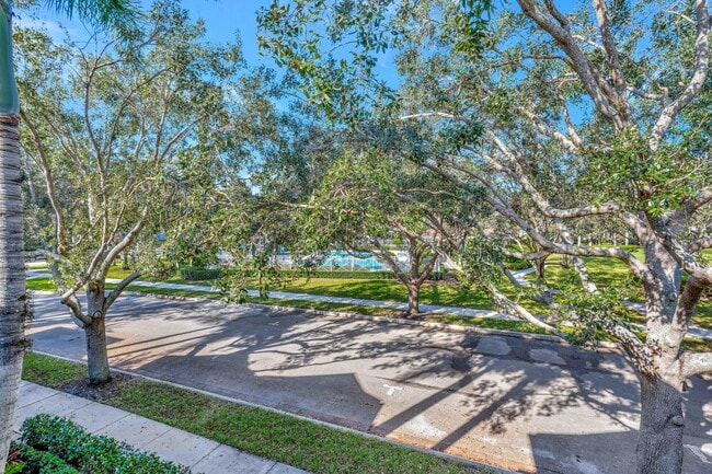 Building Photo - 2873 E Community Dr