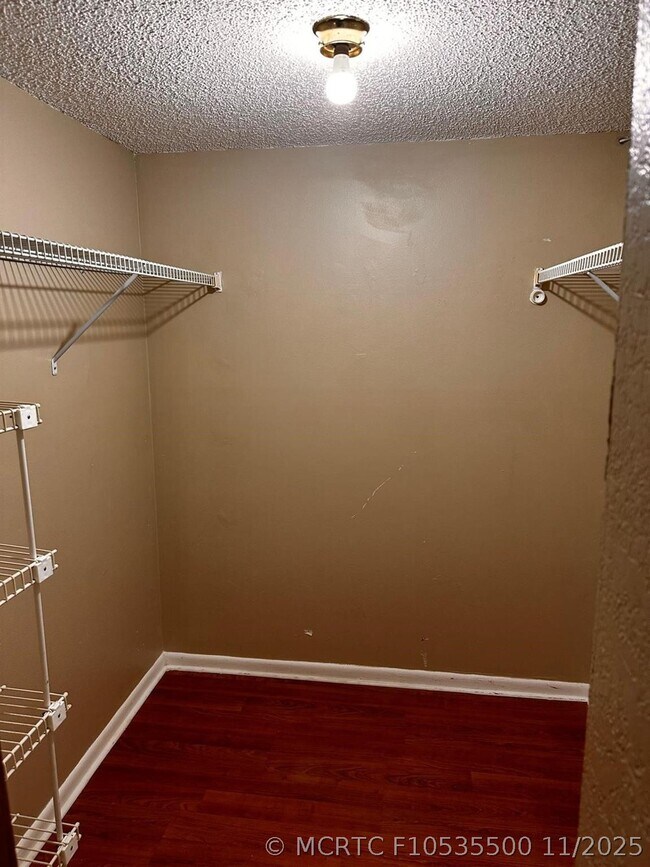 Building Photo - 8450 Lagos De Campo Blvd