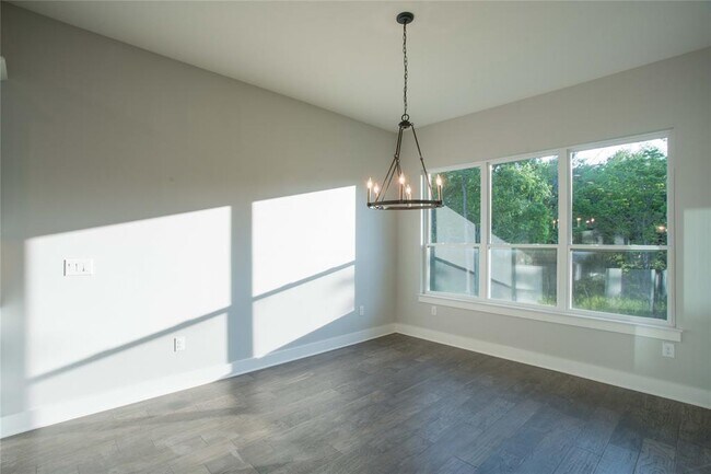 Building Photo - 3022 Sunridge Dr