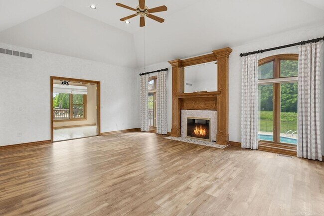 Building Photo - 14450 Knightsbridge Dr