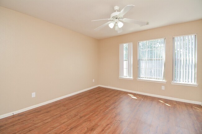 Building Photo - 15426 Lynford Crest Dr