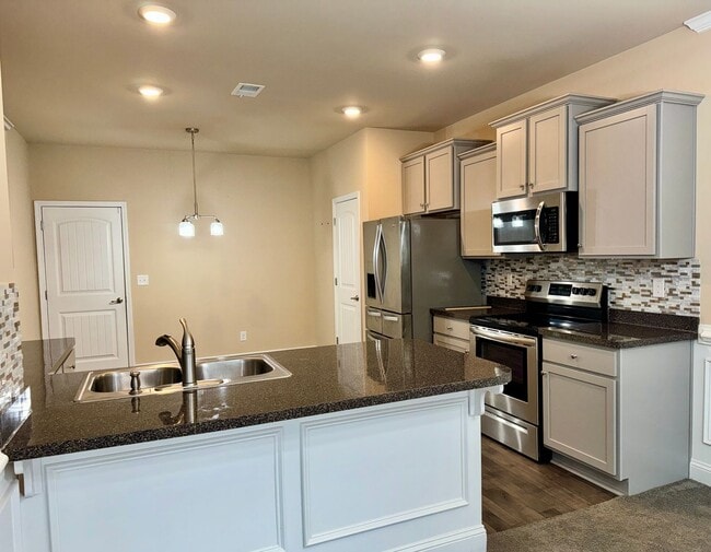 Building Photo - Almost New 4 Bed/2.5 Bath Home in Lovejoy!