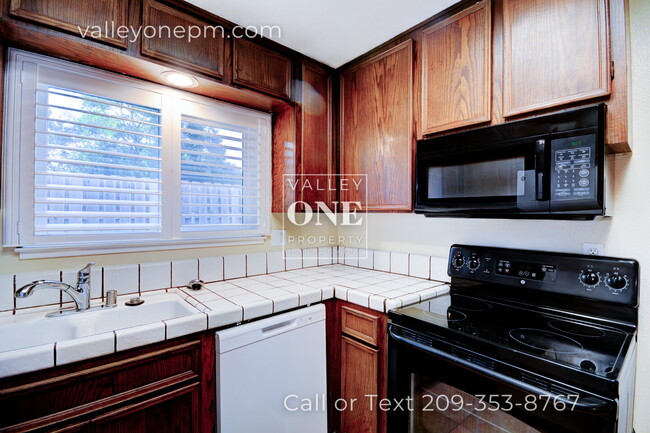 Building Photo - Experience Pet-Friendly Resort Living! Fea...
