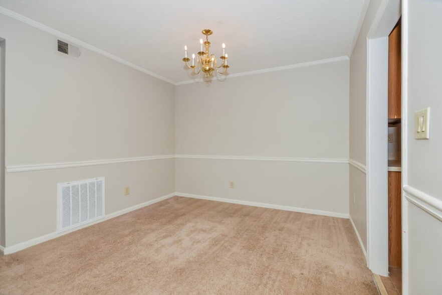 Building Photo - 108 Augusta Dr