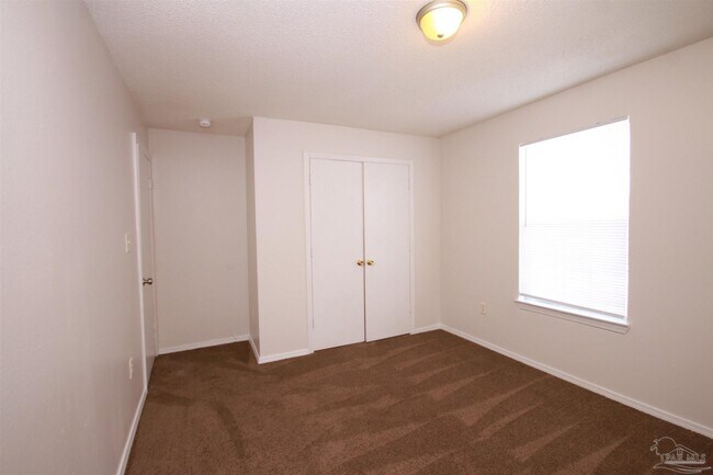 Building Photo - 624 N G St