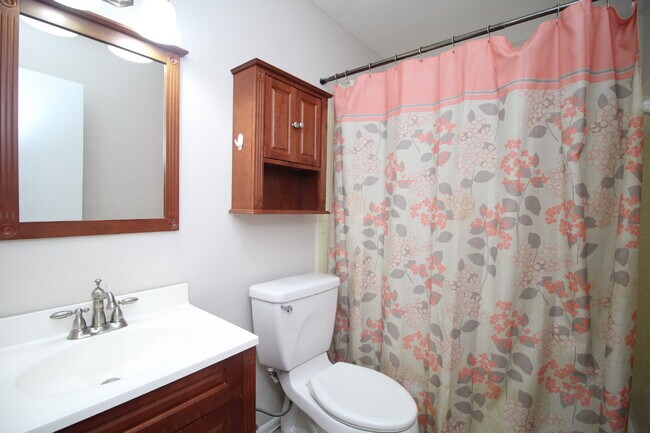 Building Photo - Great 4BR/2BA Home Near PSC Westside & NAS...