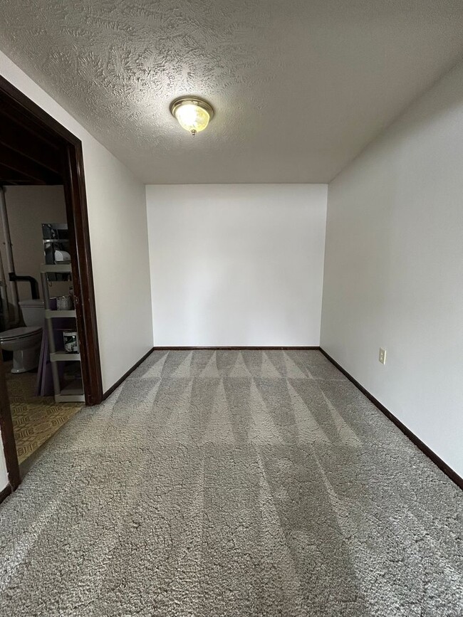 Building Photo - Spacious 3-Bedroom, 1-Bath Home with Garage & Basement in La Vista