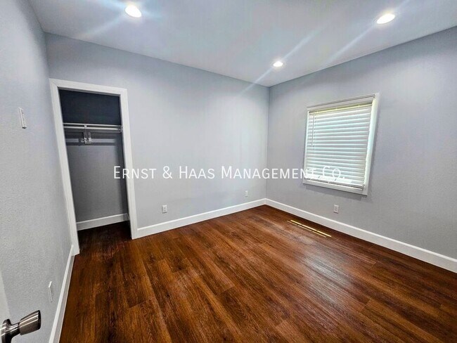 Building Photo - 1551 W 103rd St