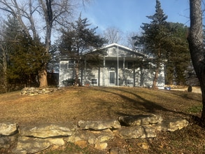 Building Photo - 1054 Wellington Rd