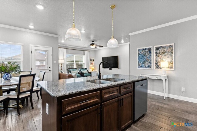 Building Photo - 1614 Flatland Trl