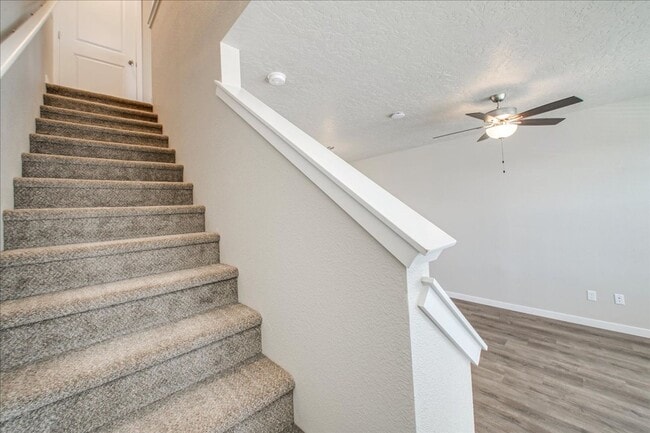 Building Photo - Cute Townhome in SW Boise